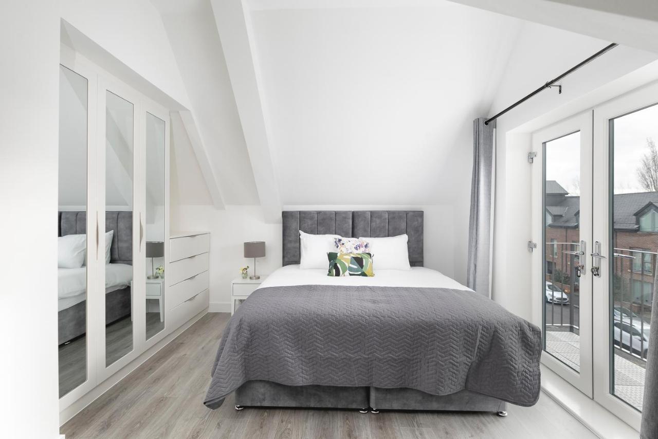 Skyvillion - London Enfield Chase Apartments With Parking & Wifi Екстериор снимка