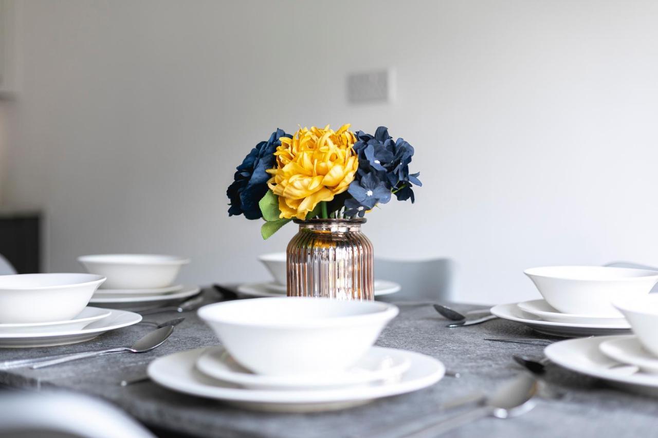Skyvillion - London Enfield Chase Apartments With Parking & Wifi Екстериор снимка