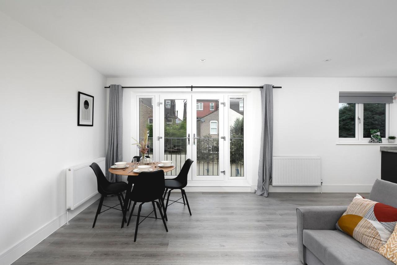 Skyvillion - London Enfield Chase Apartments With Parking & Wifi Екстериор снимка