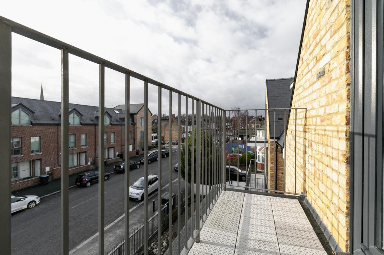 Skyvillion - London Enfield Chase Apartments With Parking & Wifi Екстериор снимка