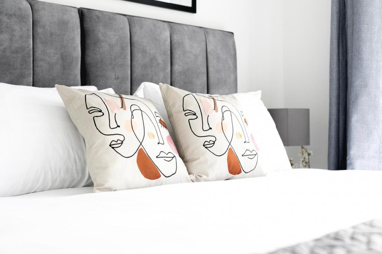Skyvillion - London Enfield Chase Apartments With Parking & Wifi Екстериор снимка