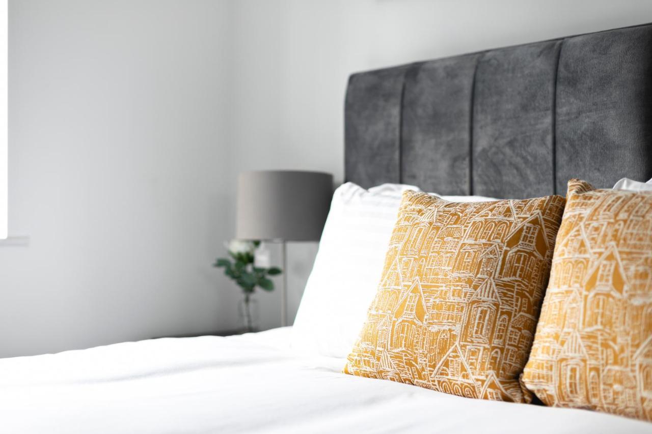 Skyvillion - London Enfield Chase Apartments With Parking & Wifi Екстериор снимка