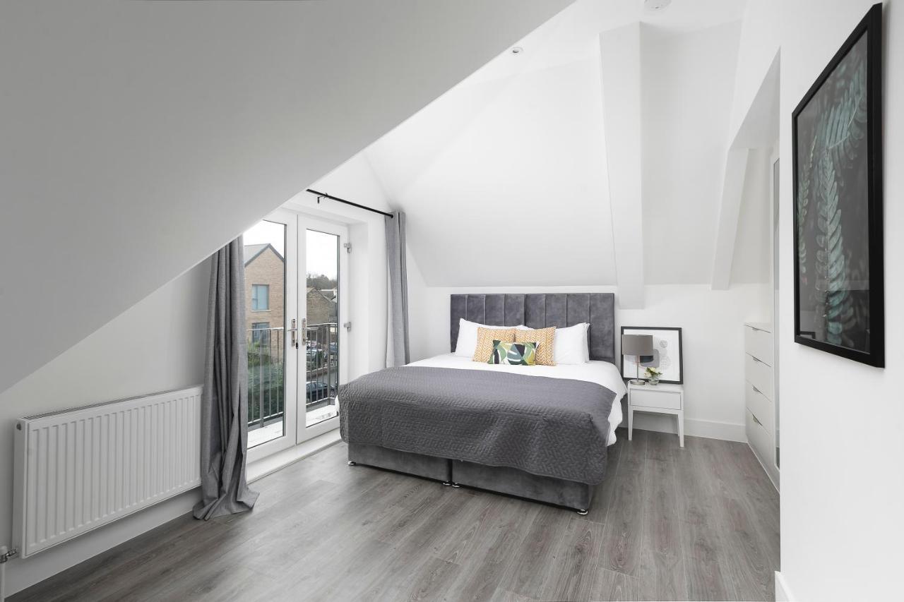 Skyvillion - London Enfield Chase Apartments With Parking & Wifi Екстериор снимка